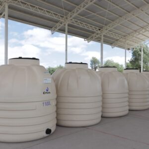 Entregan tinacos y calentadores solares a familias de 14 municipios