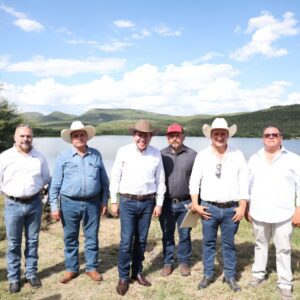 Anuncia Gobernador apoyo peso a peso para pescadores